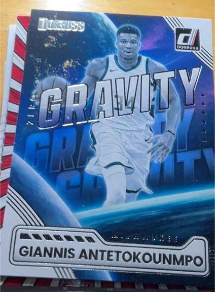 2025-26 Donruss #19 Giannis Antetokounmpo Zero Gravity — front