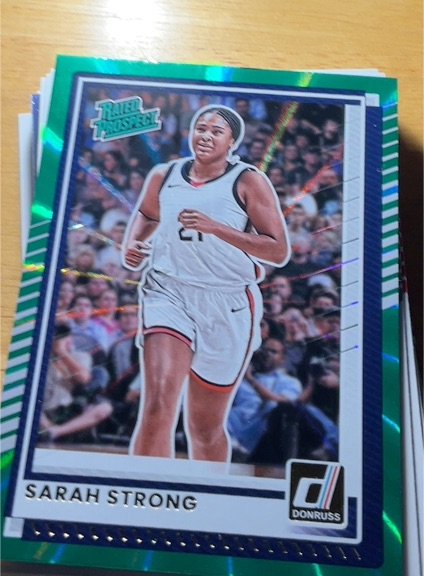 2025-26 Panini Donruss #69 Sarah Strong — front