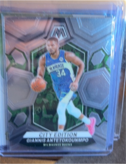 2023-24 Panini Mosaic #279 Giannis Antetokounmpo City Edition — front