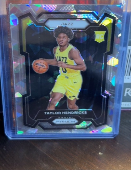 2023-24 Panini Prizm #161 Taylor Hendricks — front