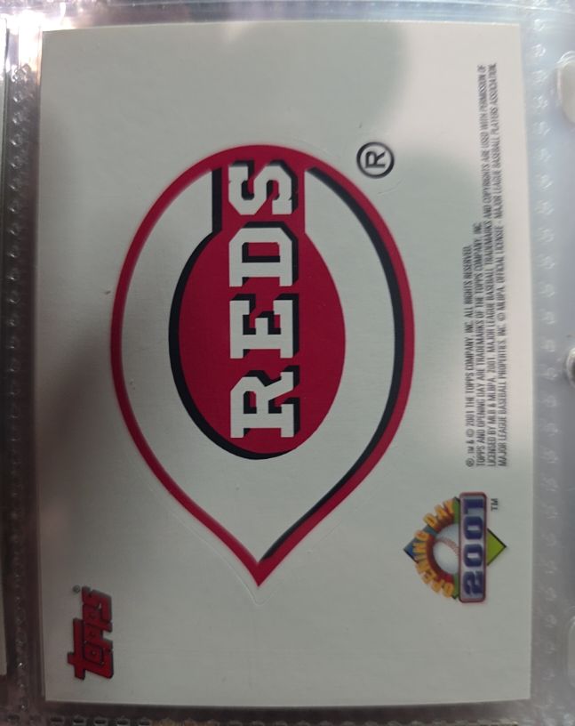2001 Topps Cincinnati Reds Team Logo Sticker — front