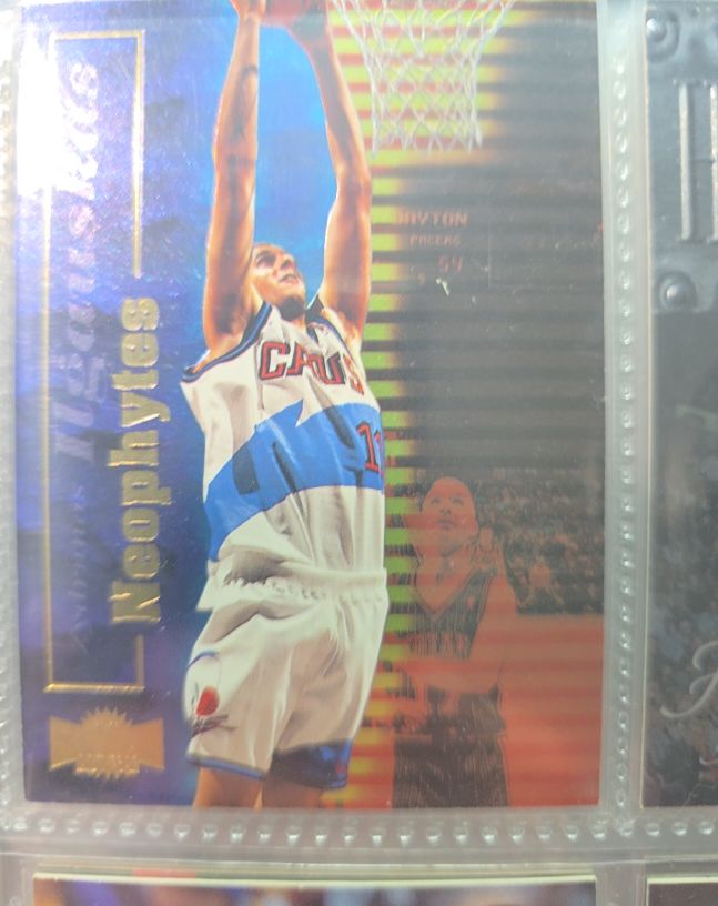 1998-99 Metal Universe Neophytes #15NE Zydrunas Ilgauskas — front