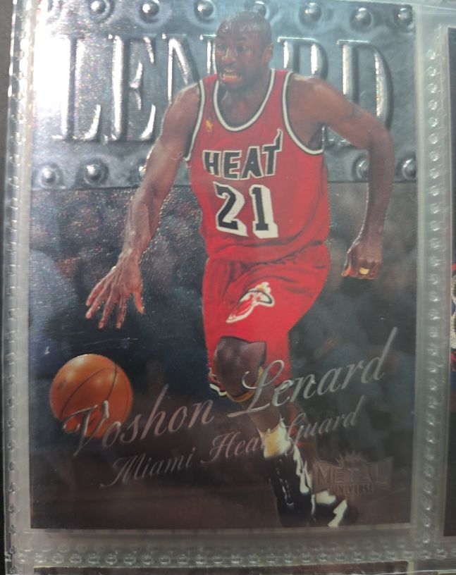 1998-99 Metal Universe #3 Voshon Lenard — front