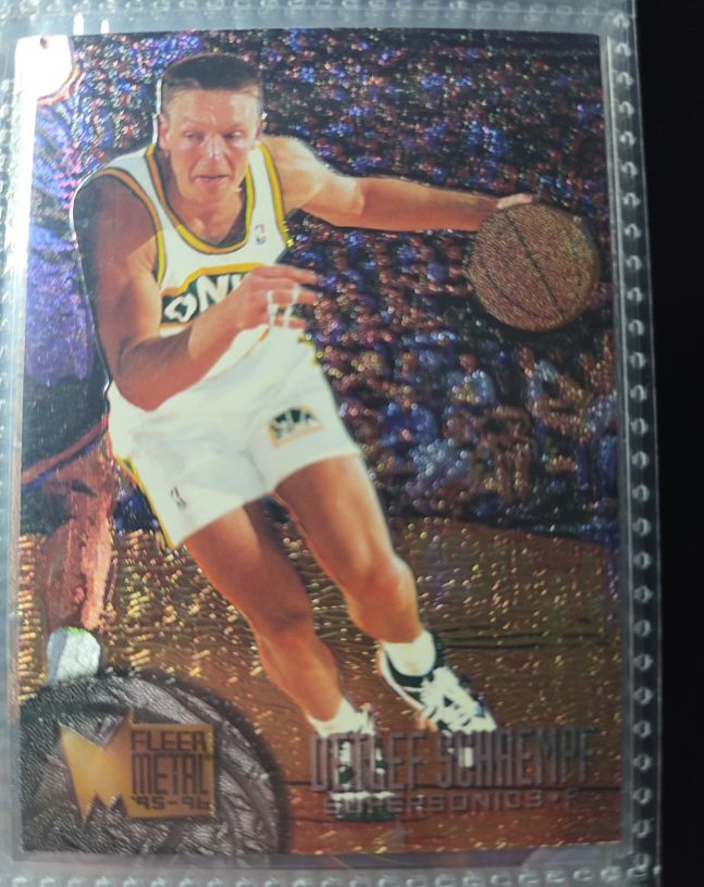 1995-96 Fleer Metal #104 Detlef Schrempf — front