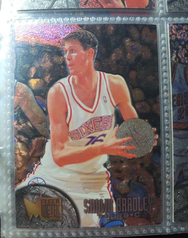 1995-96 Fleer Metal #81 Shawn Bradley Philadelphia 76ers — front