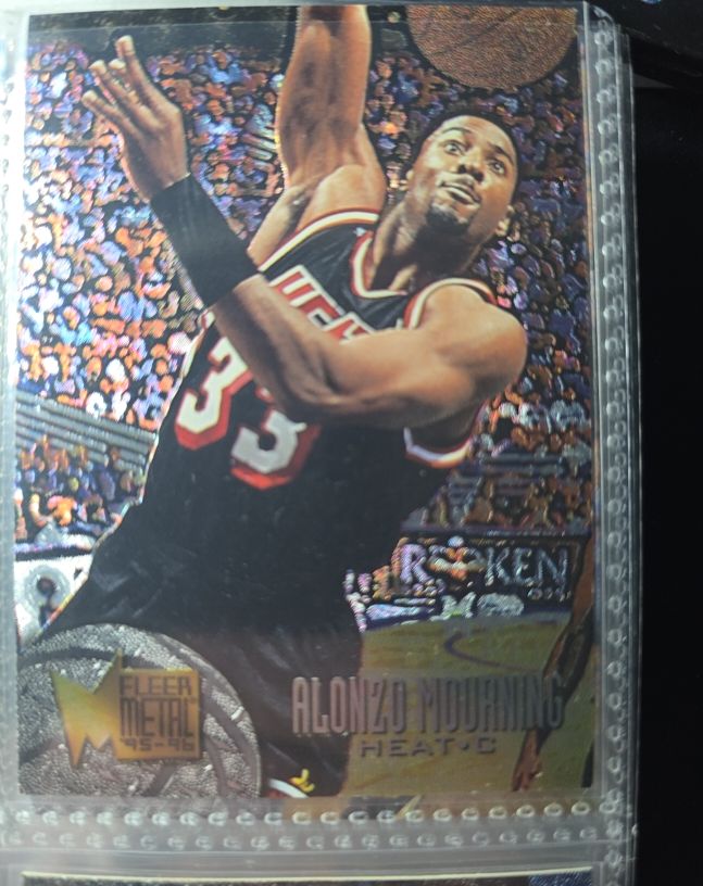 1995-96 Fleer Metal #163 Alonzo Mourning — front