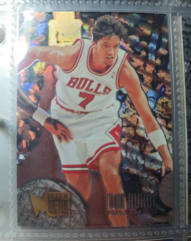 1995 Fleer Metal #14 Toni Kukoc — front