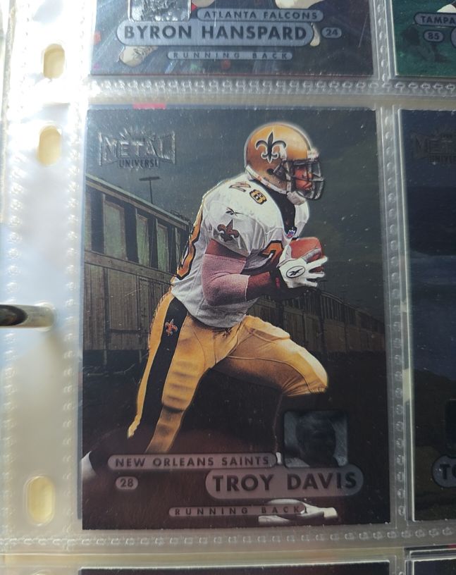 1998 Metal Universe #23 Troy Davis — front