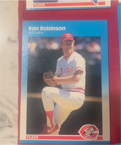 1987 Fleer #212 Ron Robinson Cincinnati Reds — front