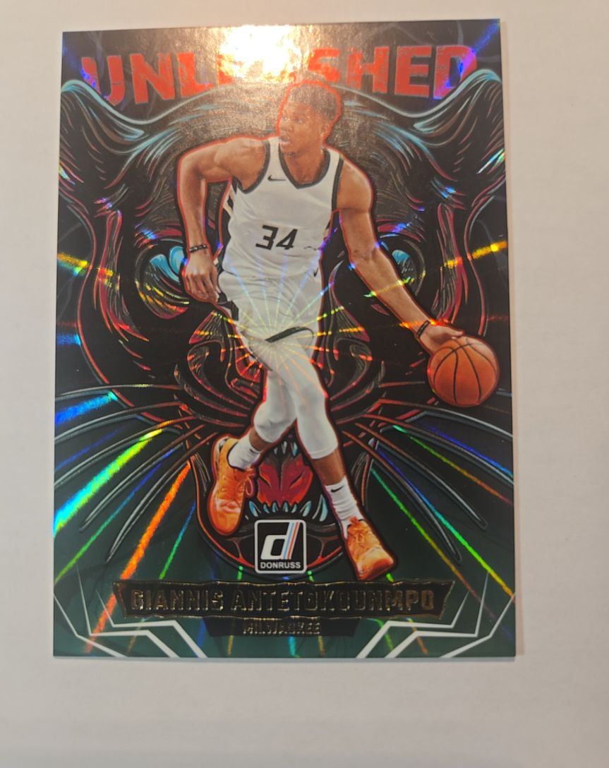 2025-26 Donruss #12 Giannis Antetokounmpo Unleashed — front