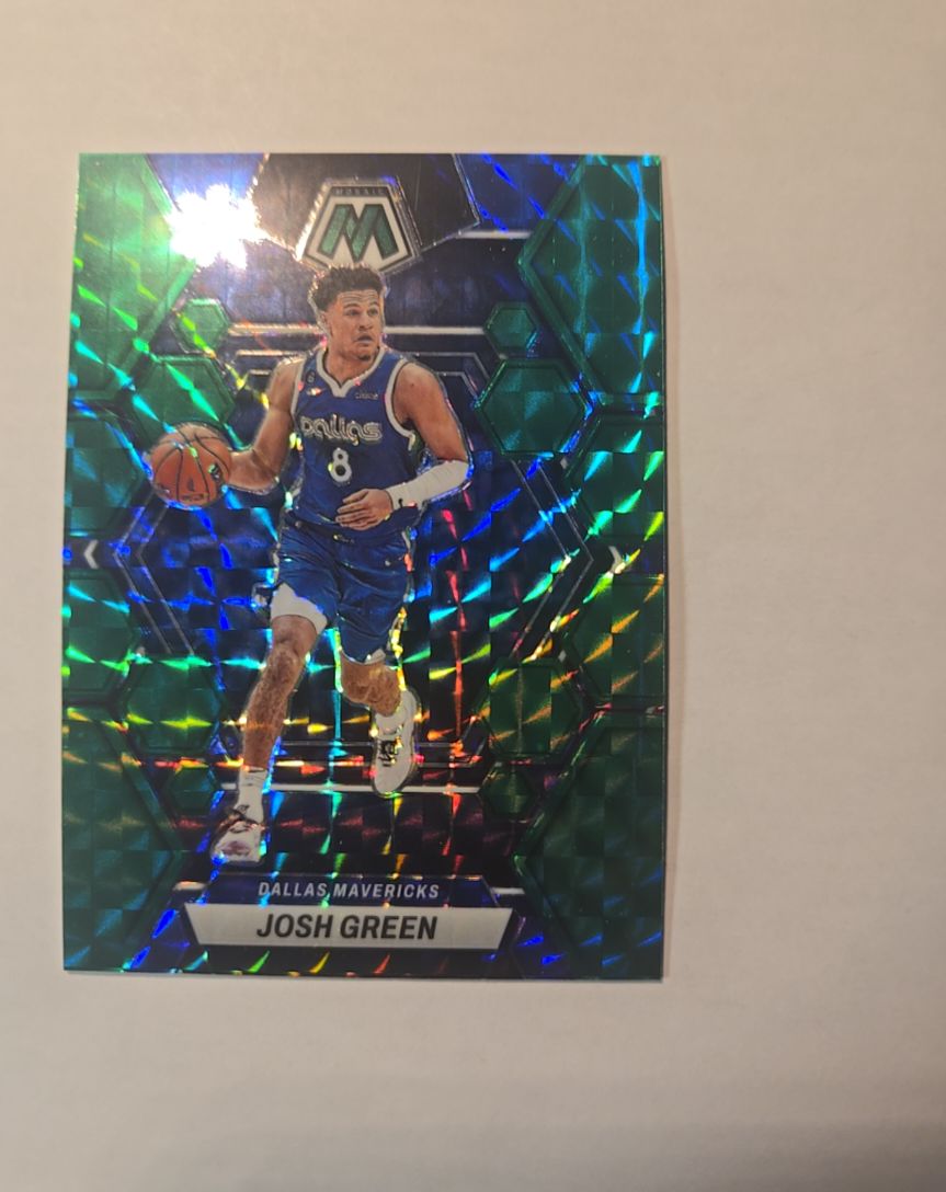 2022-23 Panini Mosaic #102 Josh Green — front