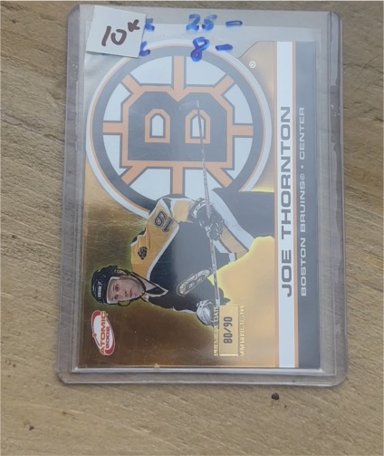 2001-02 Pacific Atomic #9 Joe Thornton — front