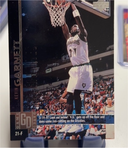 1997-98 Upper Deck #75 Kevin Garnett — front