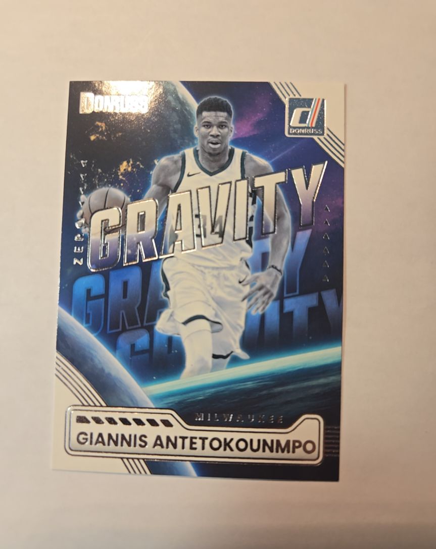 2025-26 Donruss #19 Giannis Antetokounmpo Zero Gravity — front