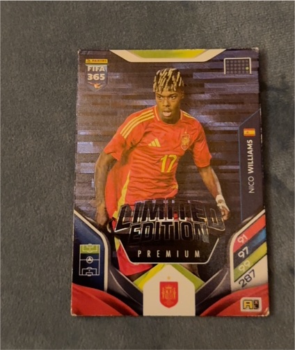 2025 Panini FIFA 365 Adrenalyn XL Limited Edition Premium Nico Williams — front