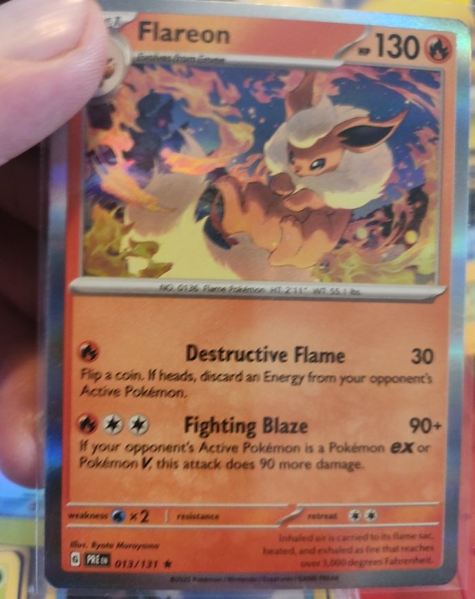 2022 Pokémon Prismatic Evolutions #013 Flareon — front