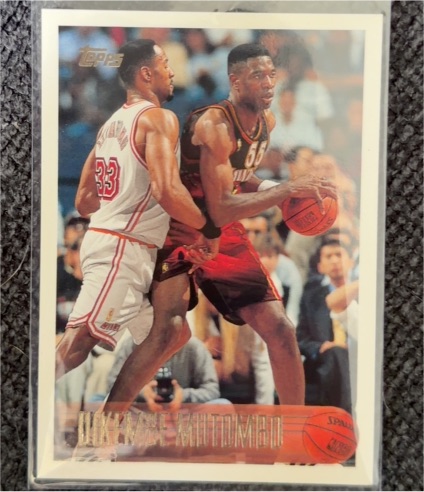 1996-97 Topps #112 Dikembe Mutombo Atlanta Hawks — front