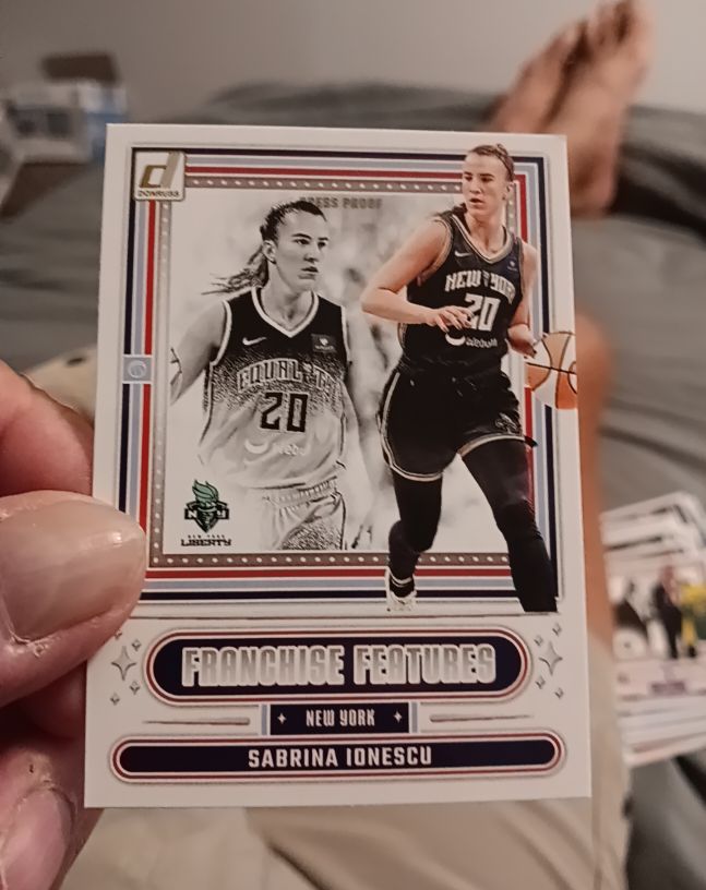 2025 Donruss WNBA #6 Sabrina Ionescu Franchise Features — front