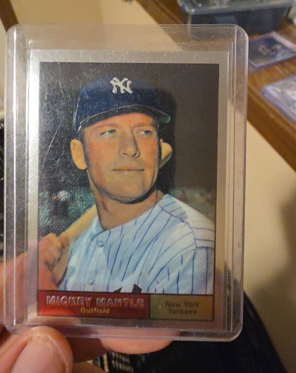 1996 Topps Finest #11 Mickey Mantle 1961 Topps Reprint — front