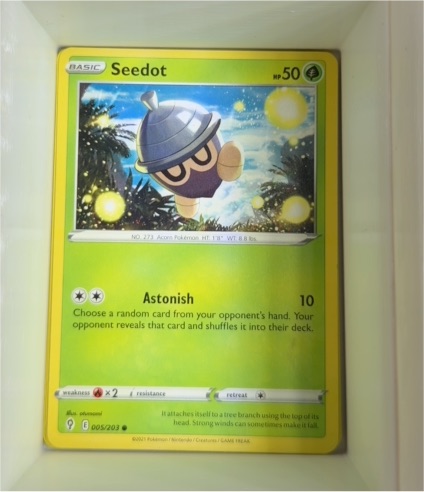 2021 Pokemon Evolving Skies #005 Seedot — front