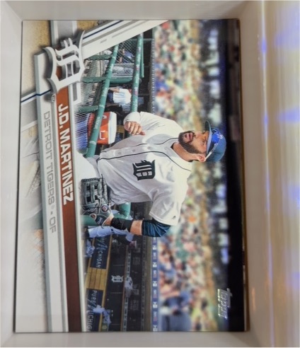 2017 Topps #565 J.D. Martinez — front