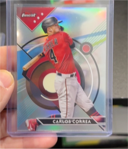 2023 Topps Finest #7 Carlos Correa — front
