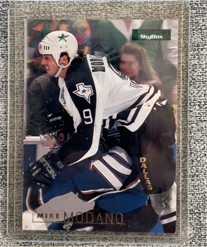 1995-96 SkyBox Impact #48 Mike Modano — front