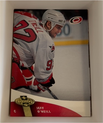 2000-01 Upper Deck Heroes #22 Jeff O'Neill — front