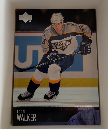 2001-02 Upper Deck #326 Scott Walker Nashville Predators — front