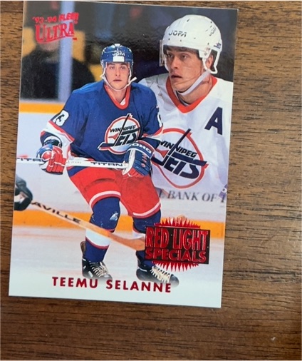1993-94 Fleer Ultra #10 Teemu Selanne Red Light Specials — front