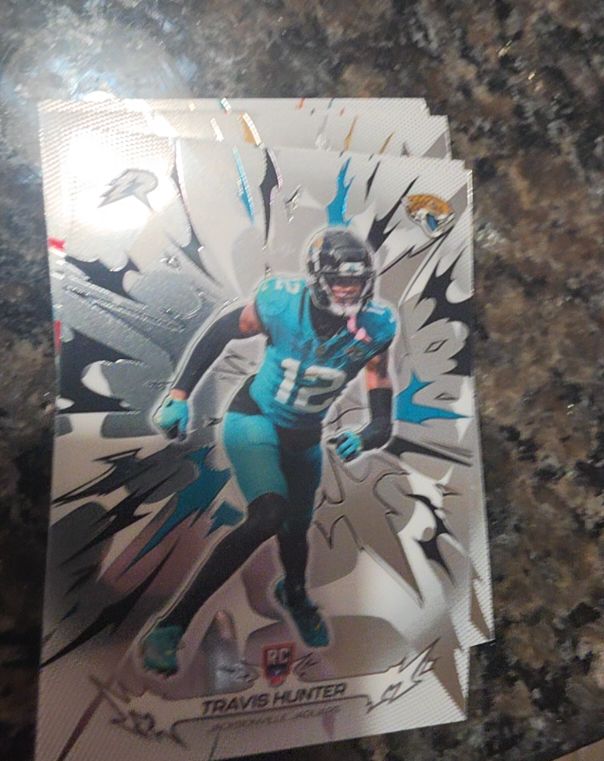2025 Topps Resurgence #141 Travis Hunter — front