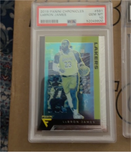 2019 Panini Chronicles Flux #591 LeBron James — front