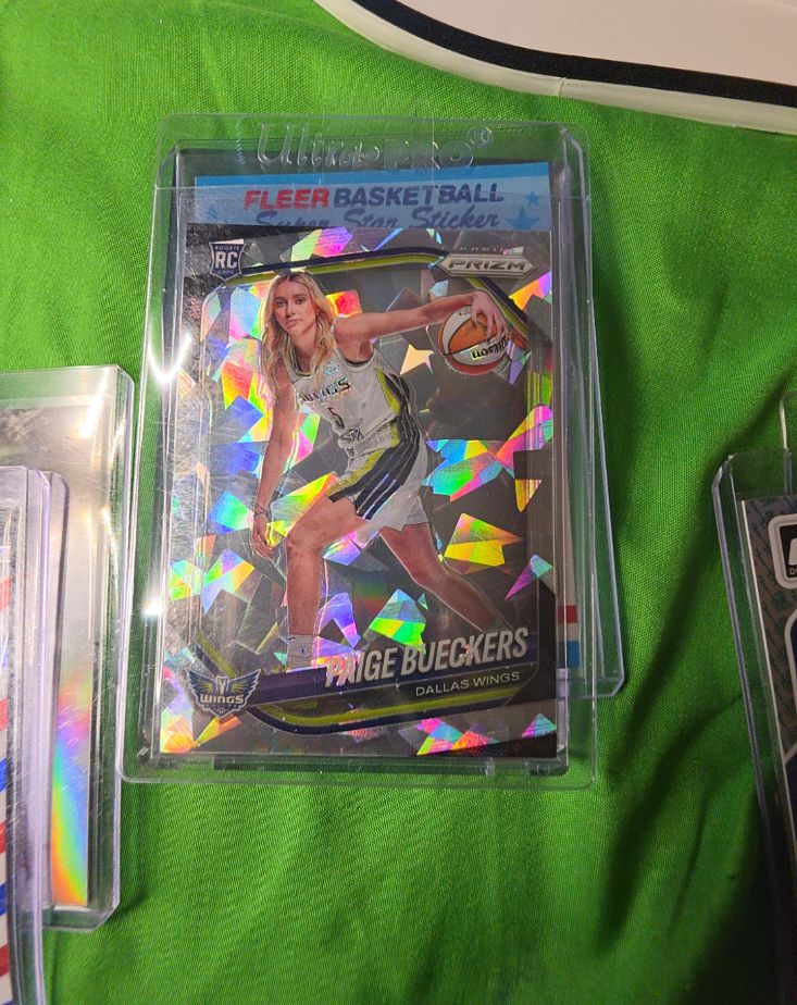 2025 Panini Prizm WNBA #147 Paige Bueckers — front