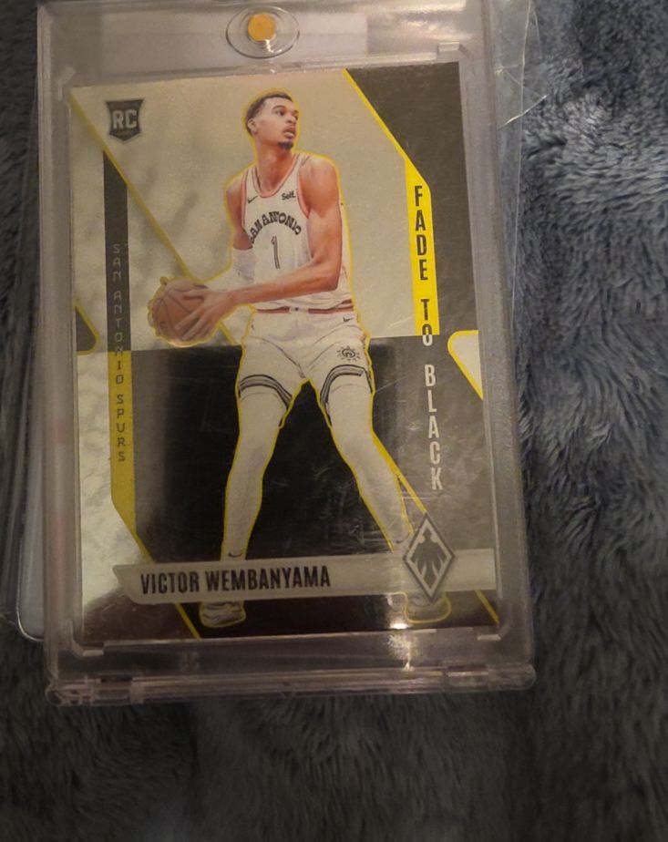 2023 Panini Phoenix Fade to Black Silver #11 Victor Wembanyama — front