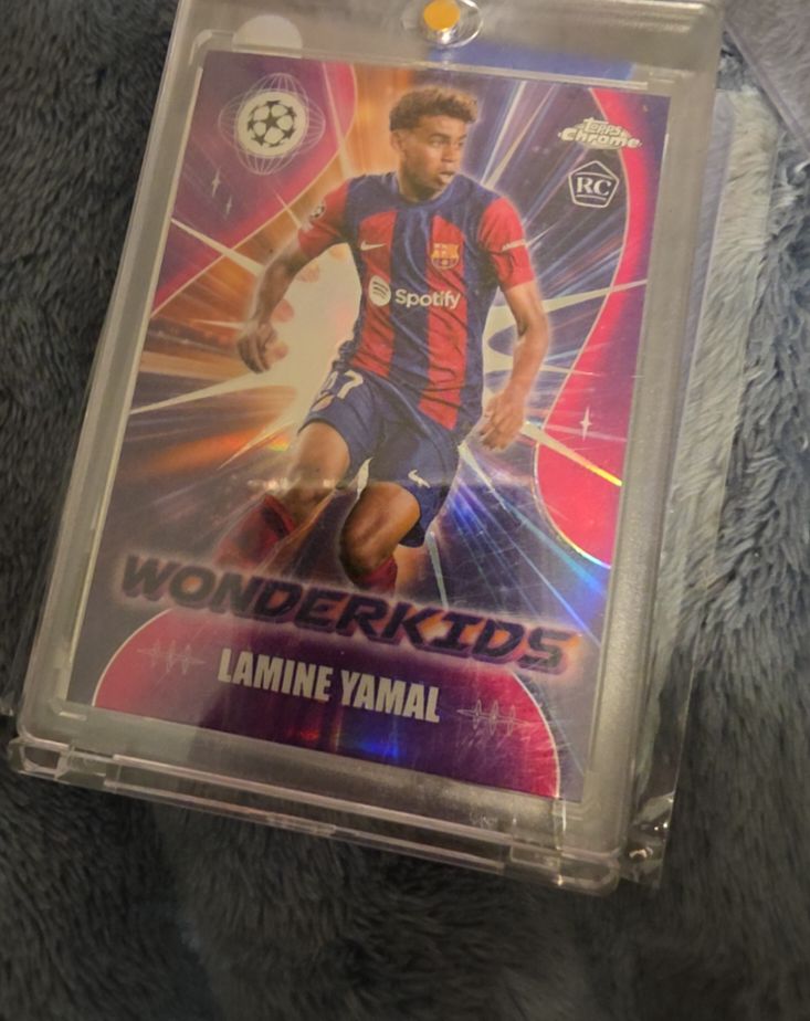 2023-24 Topps Chrome UEFA Club Competitions Wonderkids #WK-3 Lamine Yamal — front