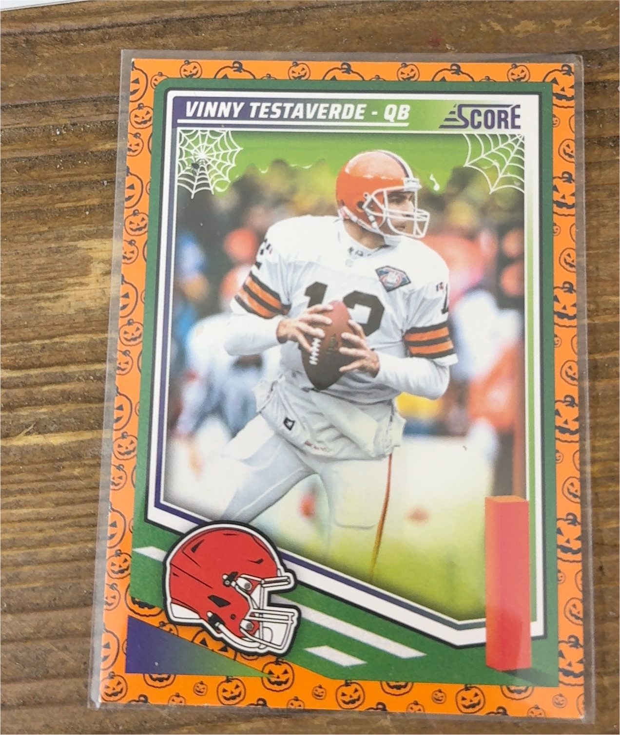 1990 Score #318 Vinny Testaverde — front