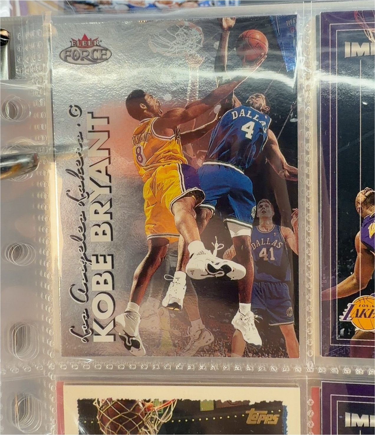1997 Fleer Force #4 Kobe Bryant — front