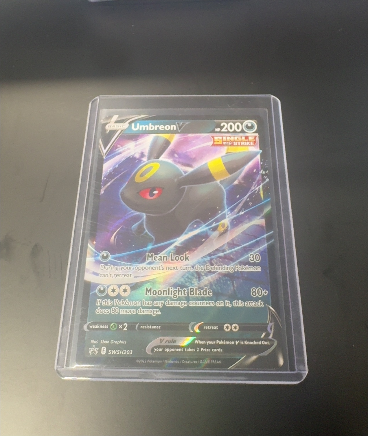 2022 Pokémon SWSH203 Umbreon V — front