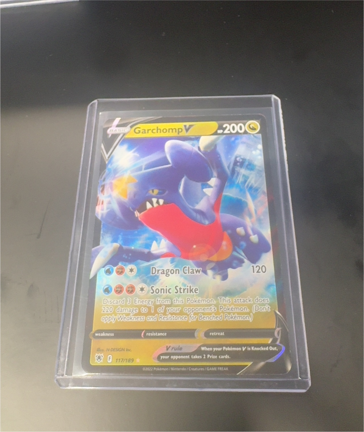 2022 Pokémon #117 Garchomp V — front