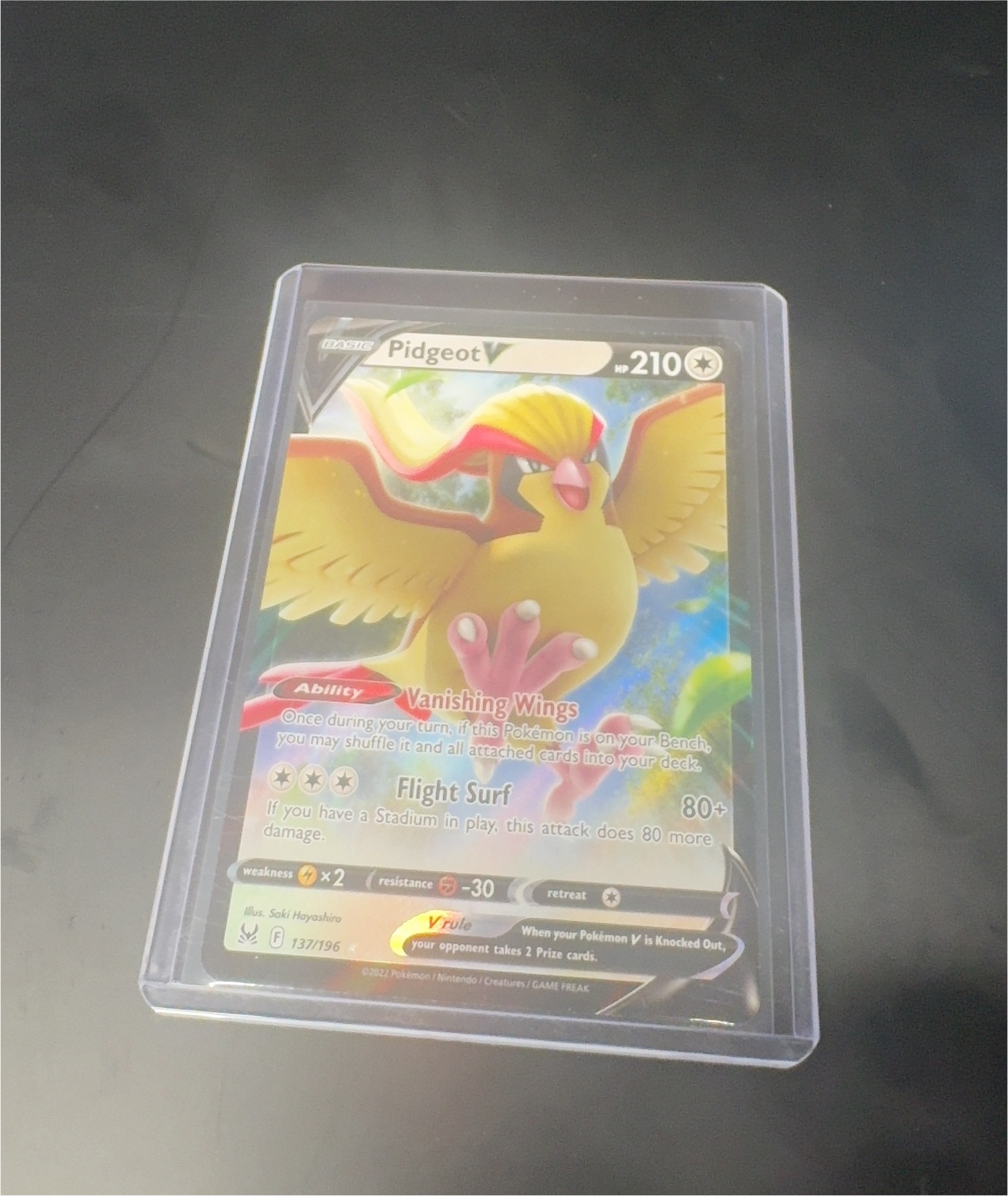 2022 Pokémon Lost Origin #137 Pidgeot V — front