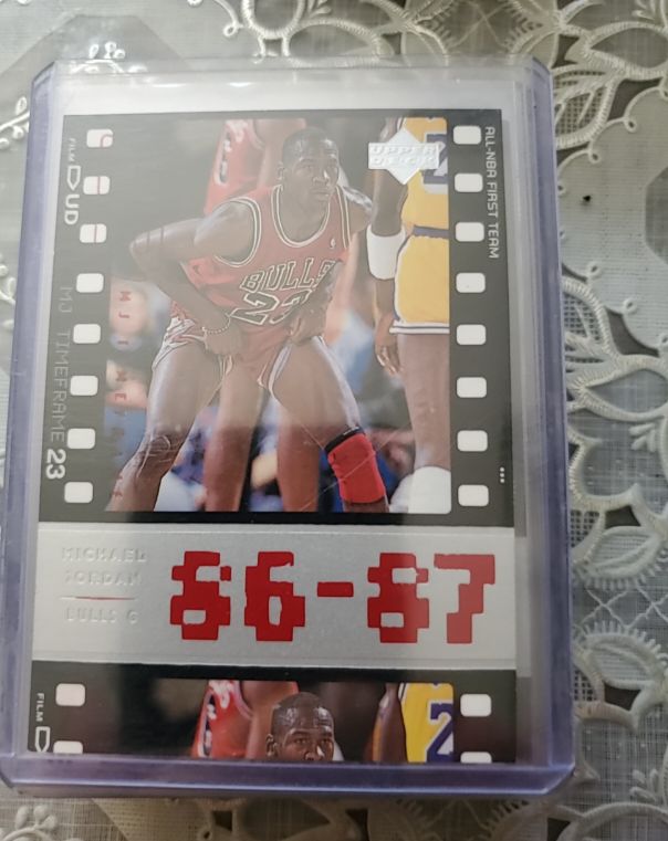 1991 Upper Deck Michael Jordan Heroes #6 Michael Jordan — front
