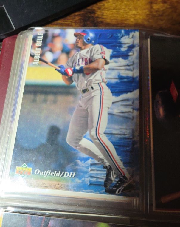 1995 Upper Deck Albert Belle — front