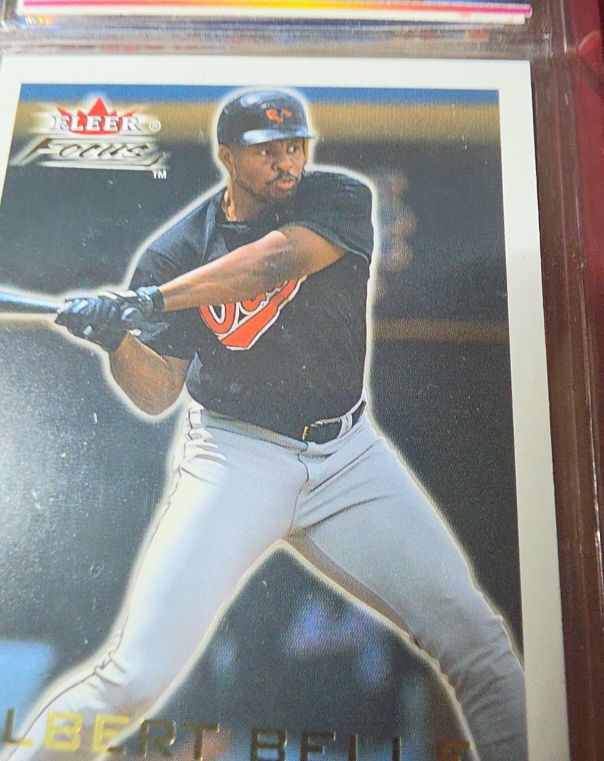 2000 Fleer Ultra Albert Belle — front