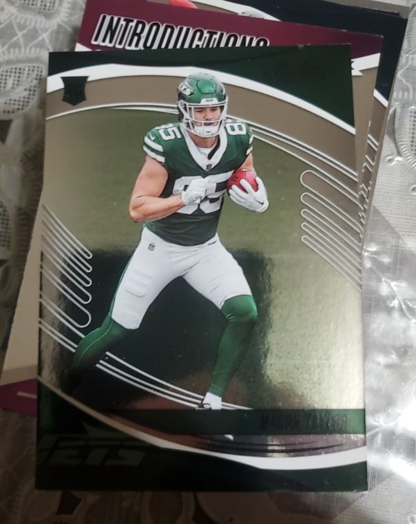 2022 Panini Absolute #137 Garrett Wilson — front