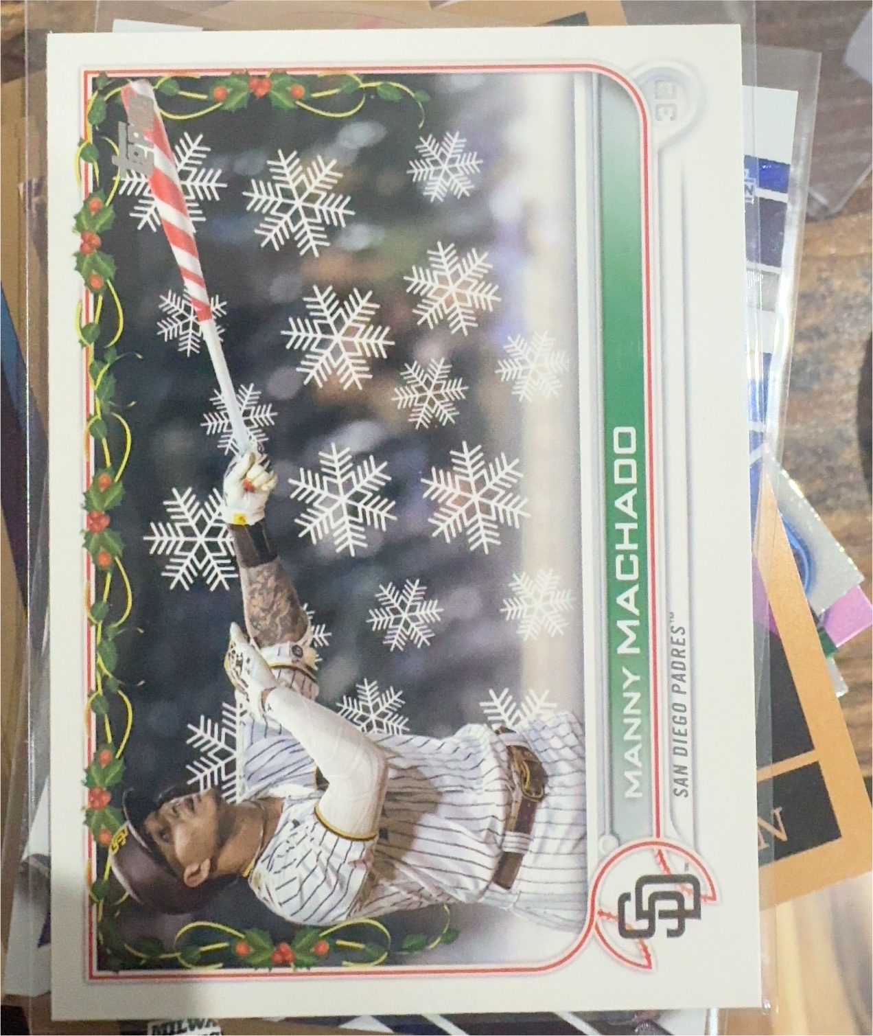 2022 Topps Holiday #HW143 Manny Machado — front