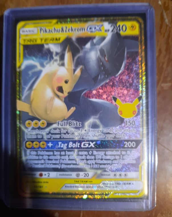 2019 Pokémon #33 Pikachu & Zekrom GX — front