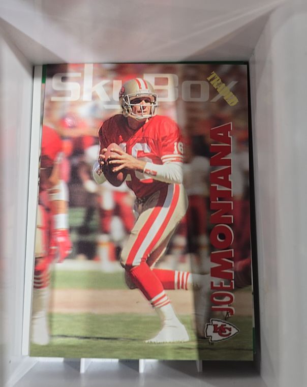 1993 Skybox Impact #139 Joe Montana — front