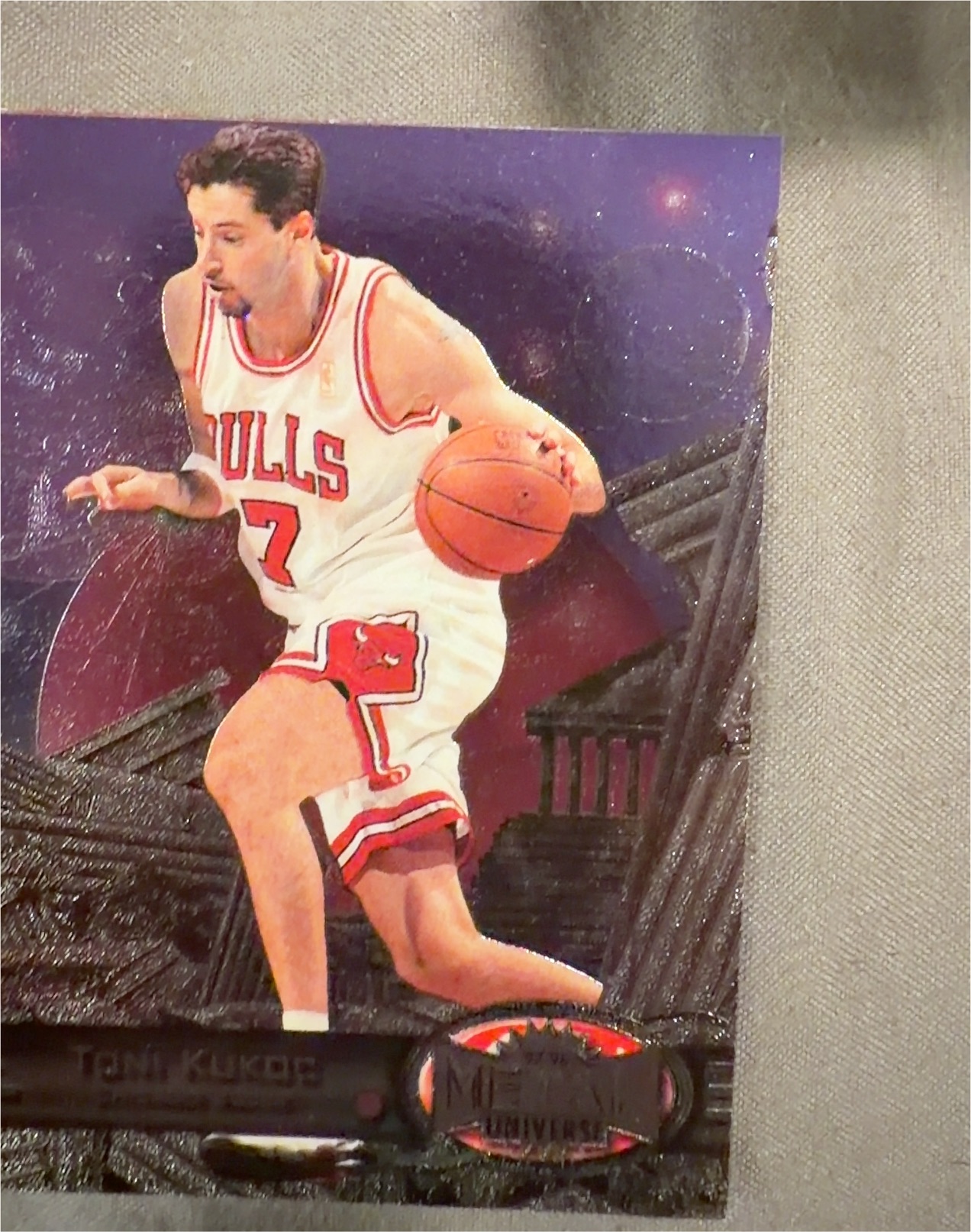 1997 Metal Universe #61 Toni Kukoc — front
