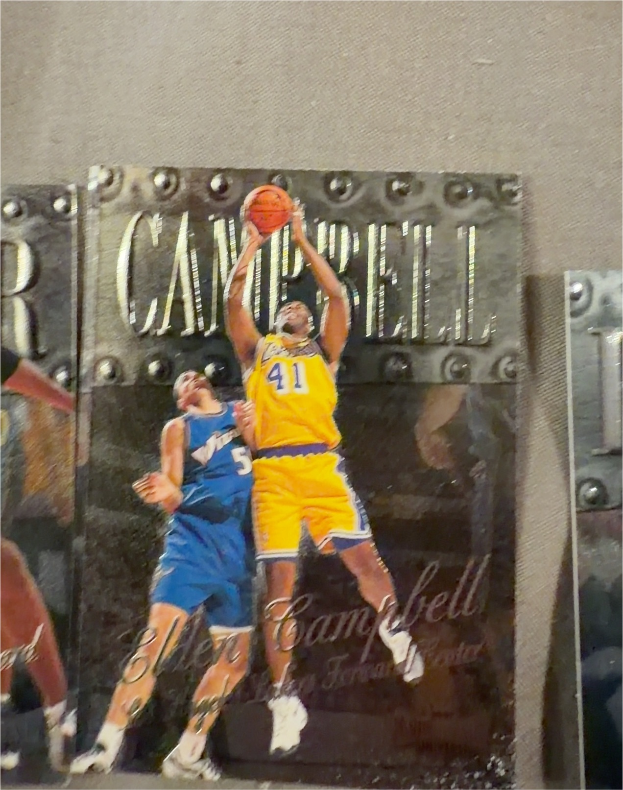 1998 Metal Universe #48 Elden Campbell — front
