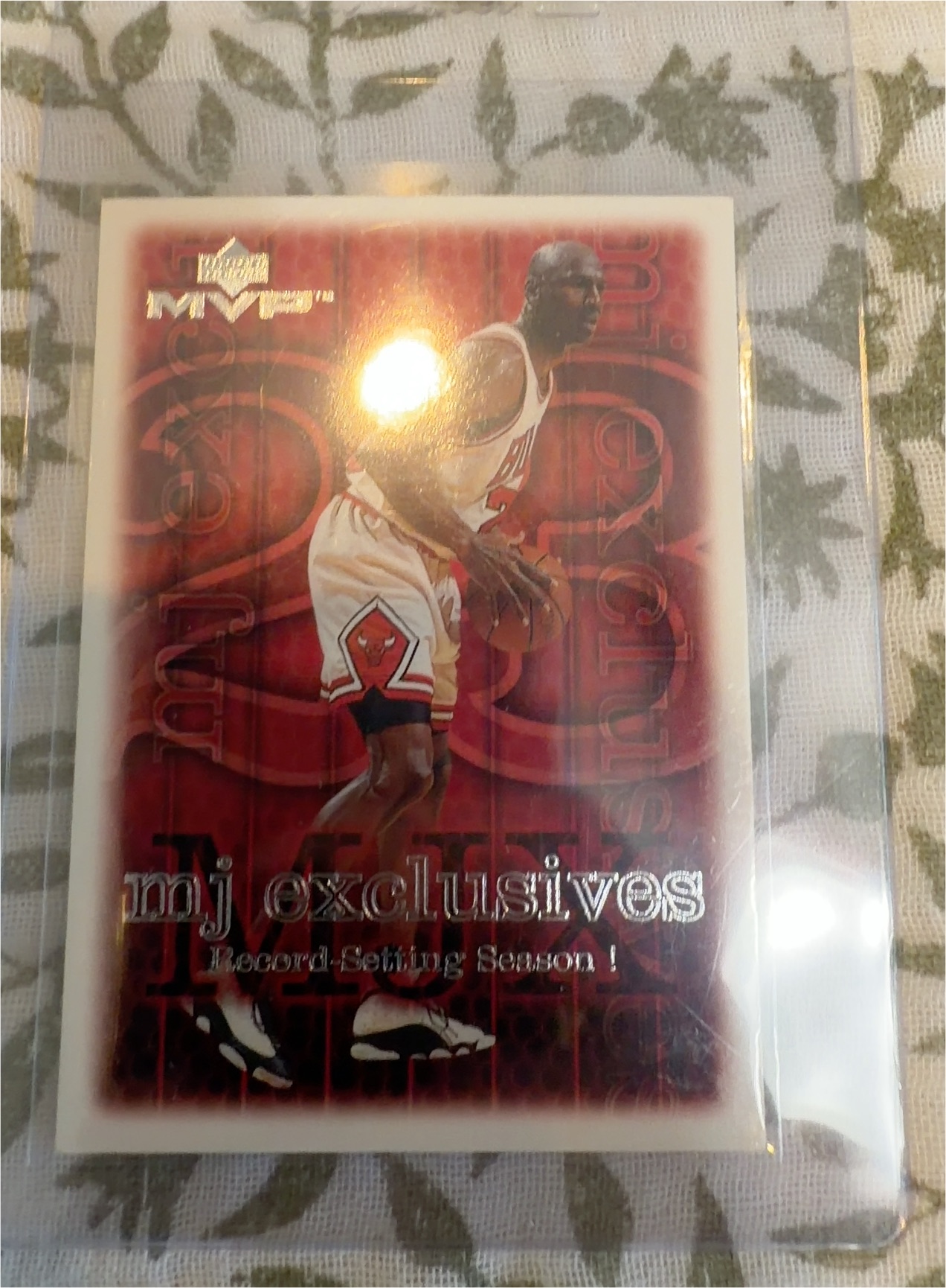 1999 Upper Deck MVP #202 Michael Jordan — front